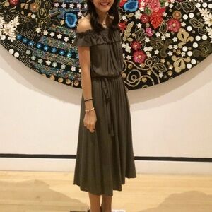 Whowhatwear Off-The-Shoulder Olive Green Midi Dress with Tie